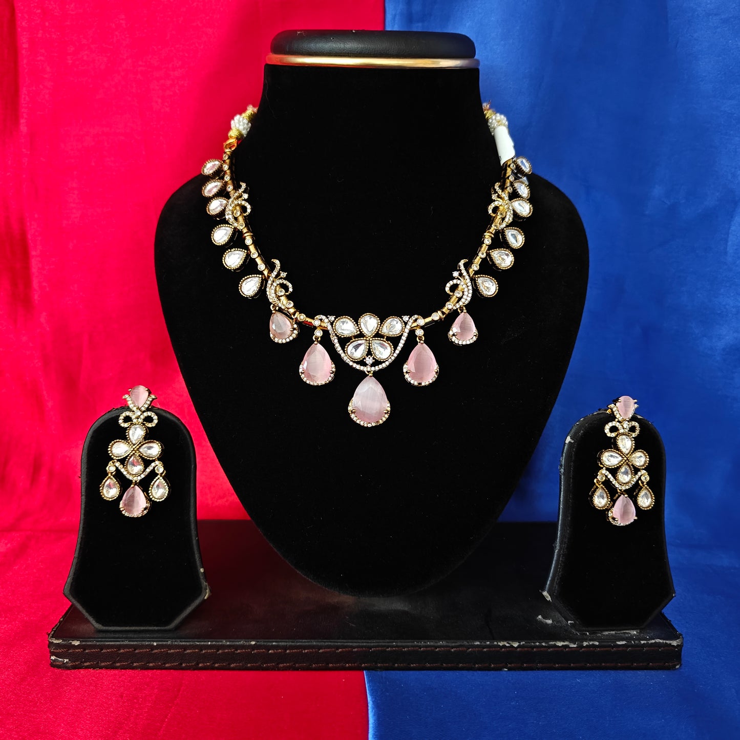 Beautiful Victorian Short Necklace In Baby Pink Stone