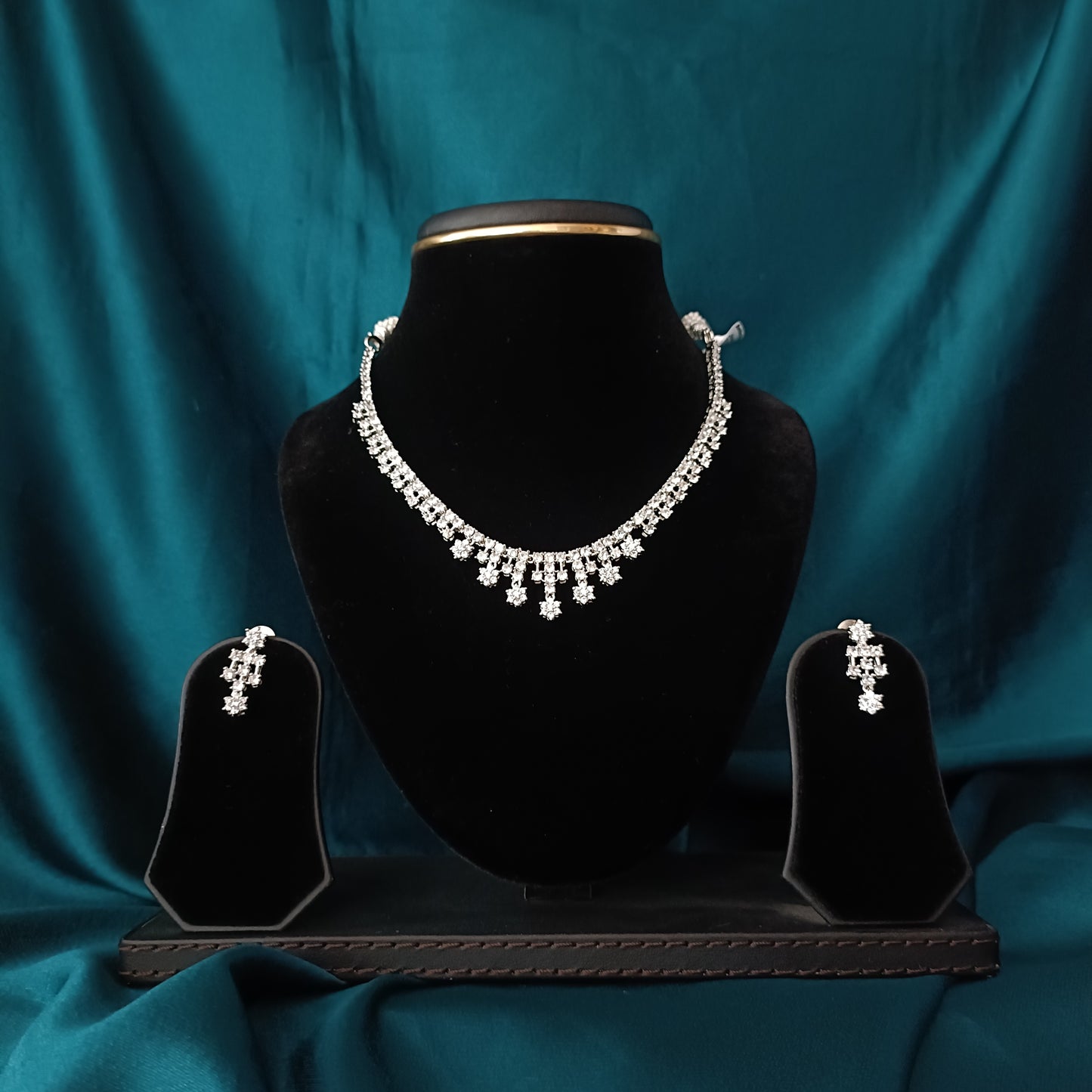 Asthetic Zirconia Necklace