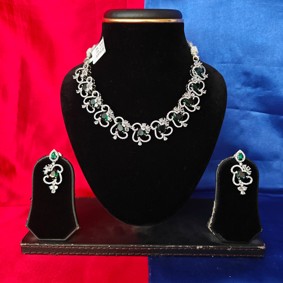 Elegant AD Short Necklace In Green Coloured Stone