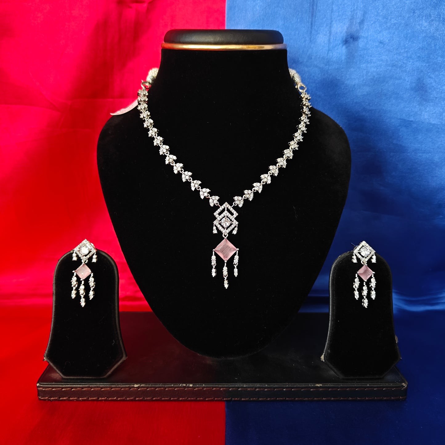 Elegant Silver Short Necklace In Baby Pink Stone