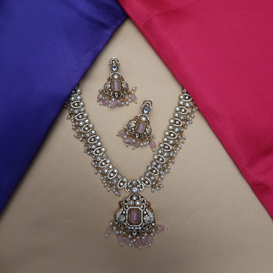 Beautiful Victorian Short Necklace