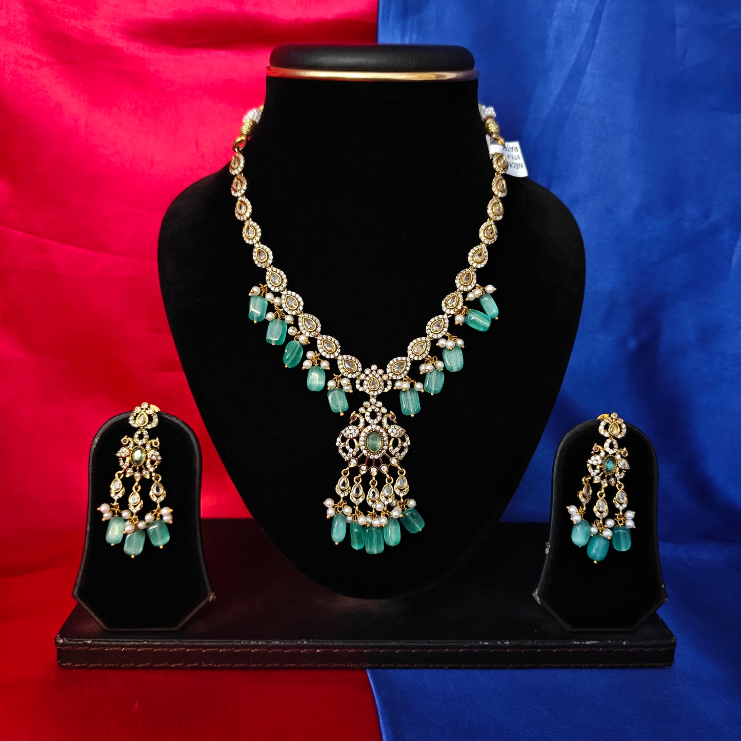 Beautiful Victorian Short Necklace In Pista Green Beads