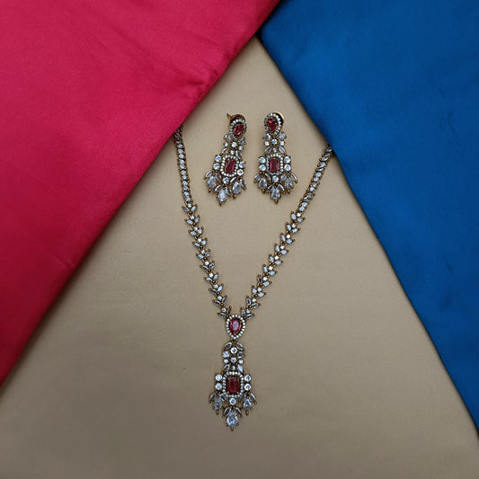 Beautiful Victorian Short Necklace In Red Stone