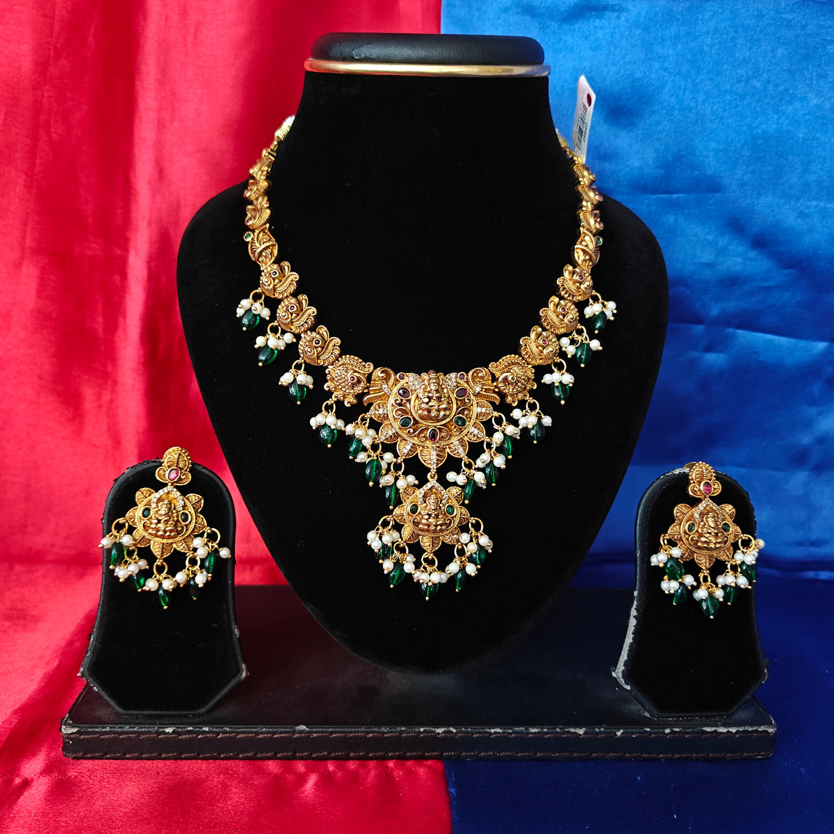 Beautiful Nakshi Short Necklace With Laxmi Idol