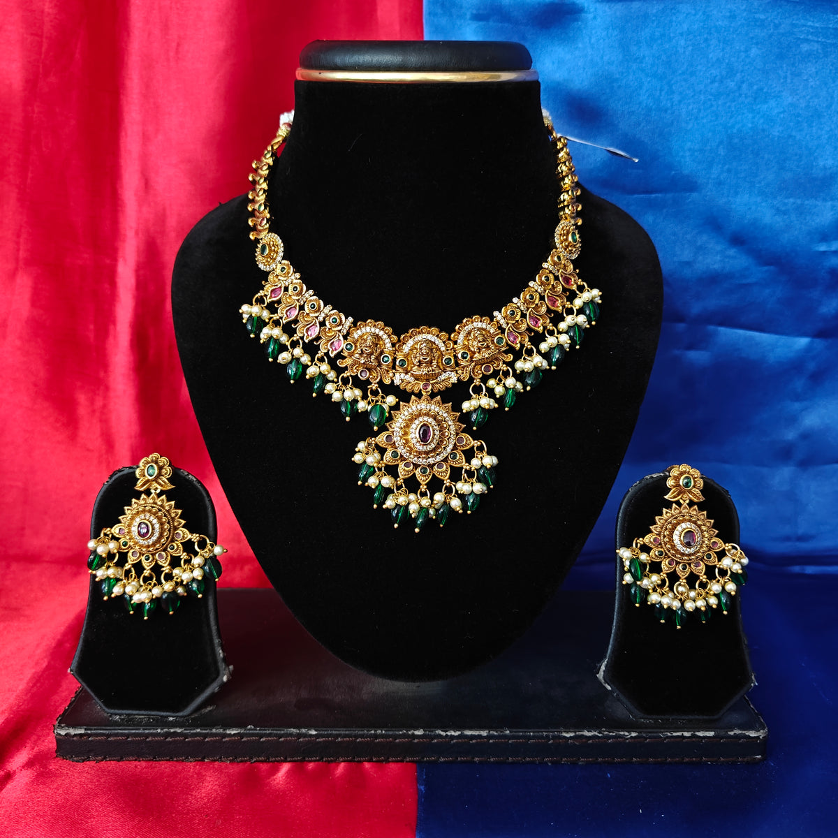 Beautiful Nakshi Short Necklace With Laxmi Idol