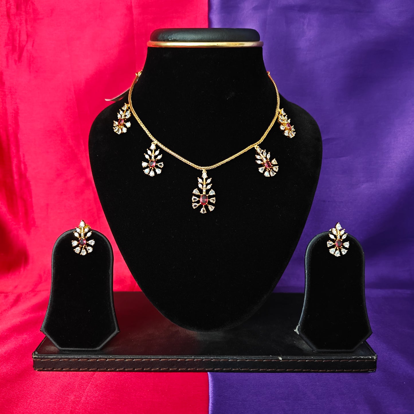 Beautiful Simple Non Necklace In Maroon Stone