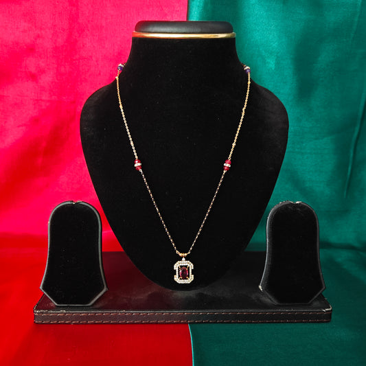 Beautiful Simple Black Beads Short In Maroon Stone