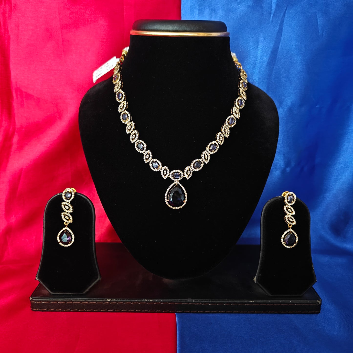 Elegant Victorian Short Necklace In Purple Stone