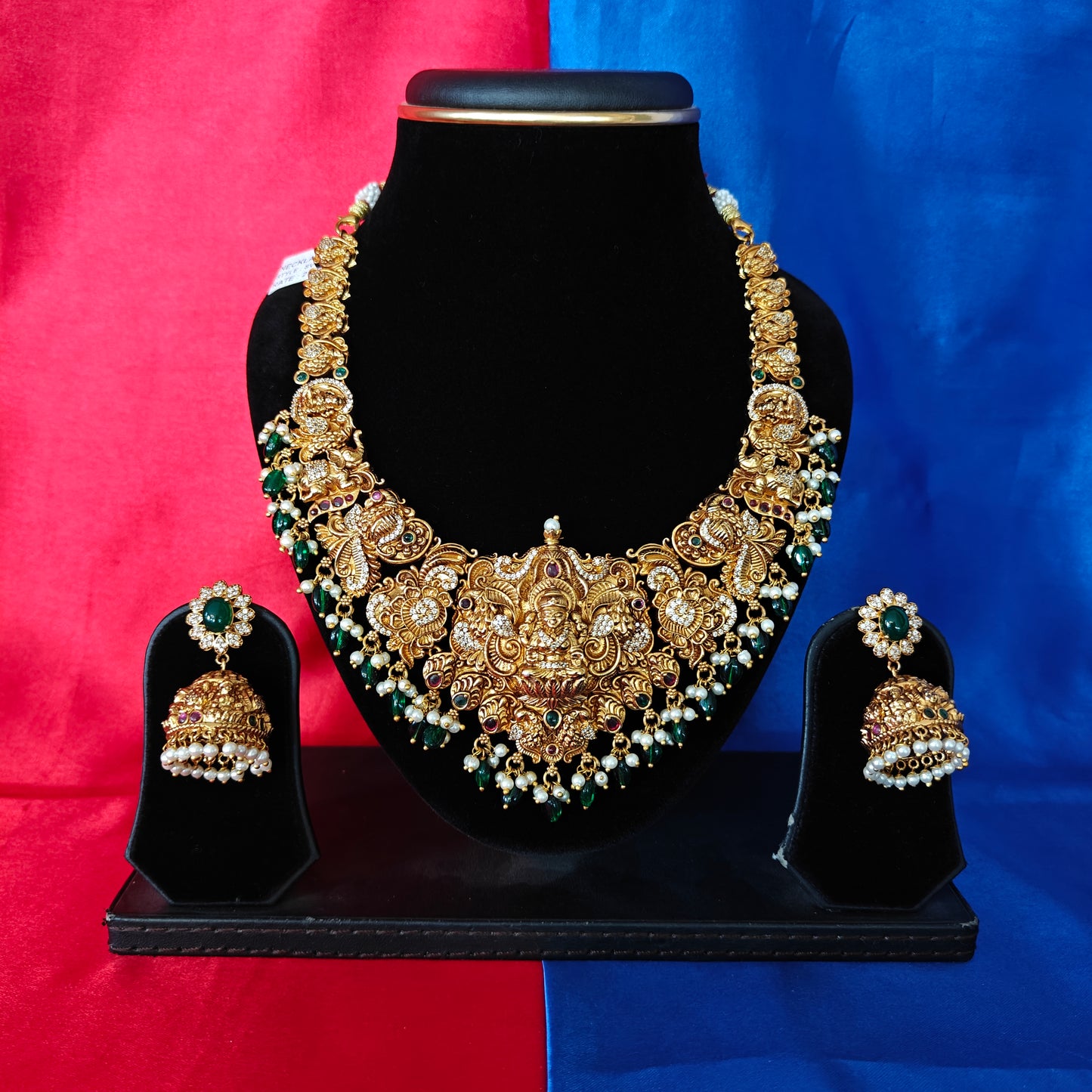 Beautiful Nakshi Short Necklace With Laxmi Idol
