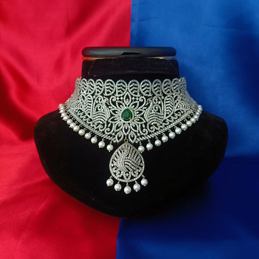 Beautiful Silver Choker In Green Stone