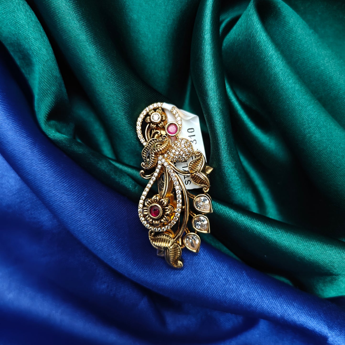 Very Saree Pin In Ruby Stone