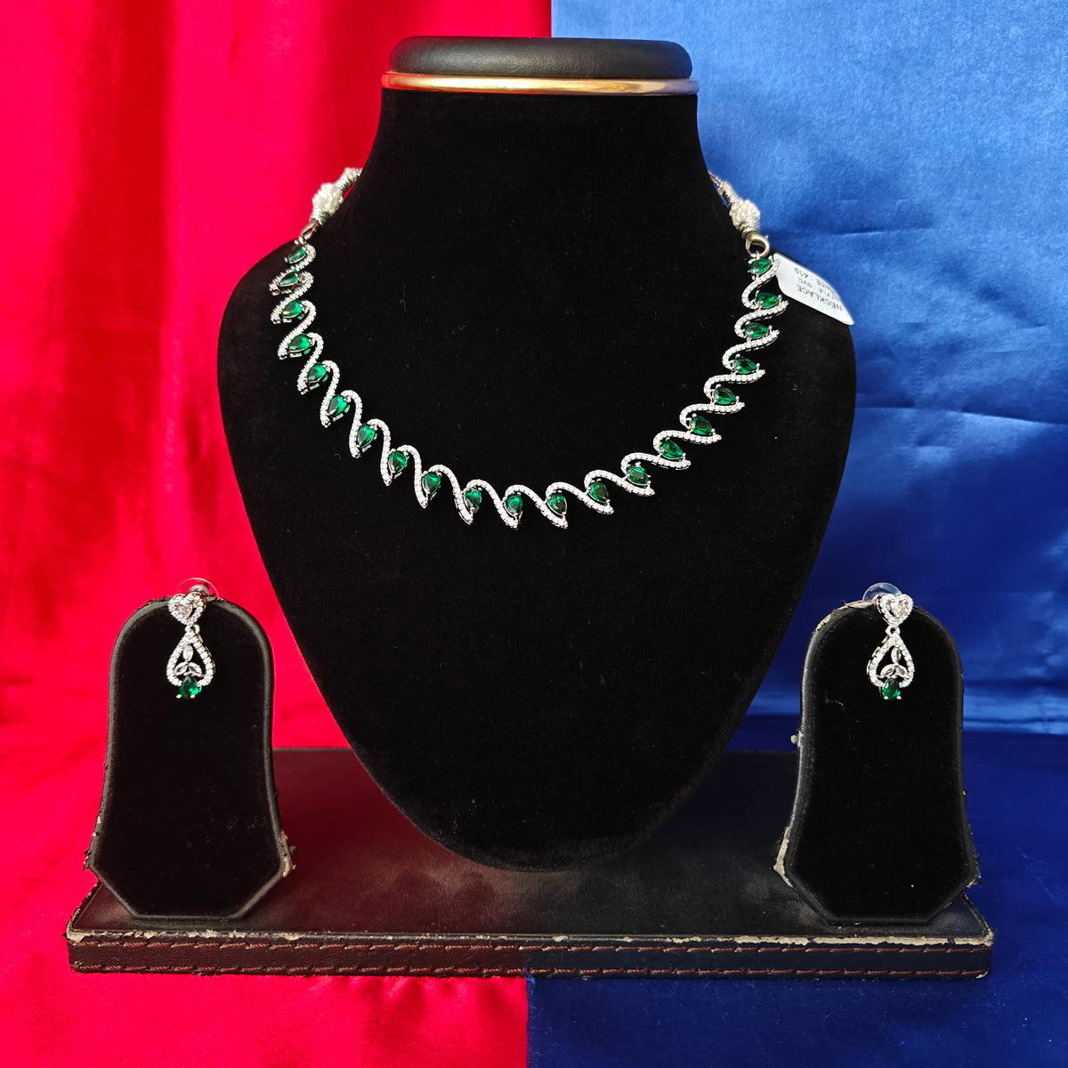 Elegant AD Short Necklace In Green Coloured Stone
