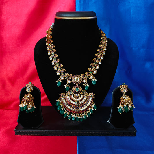 Beautiful Jadau Kundan Short Necklace