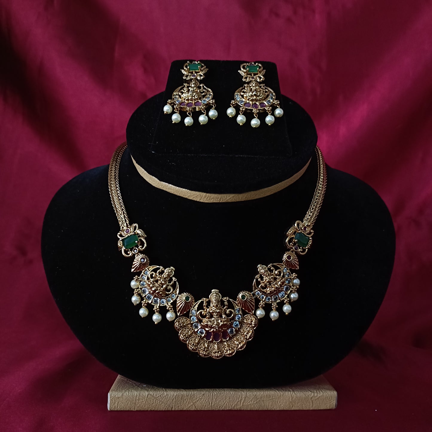 Beautiful Kanthi Model Necklace