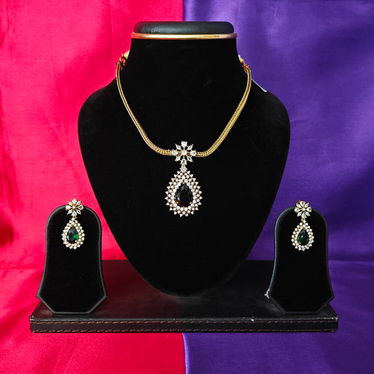 Beautiful Simple Non Necklace In Green