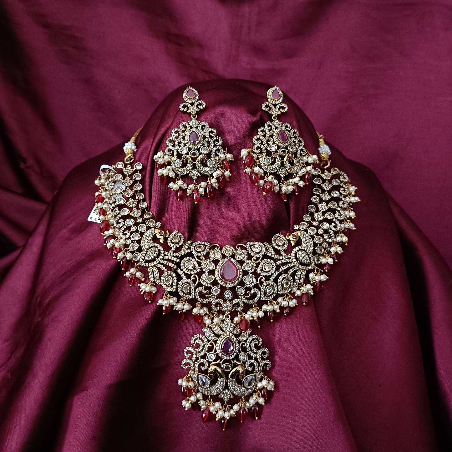 Beautiful Red colour mehandi Polished Short Necklace