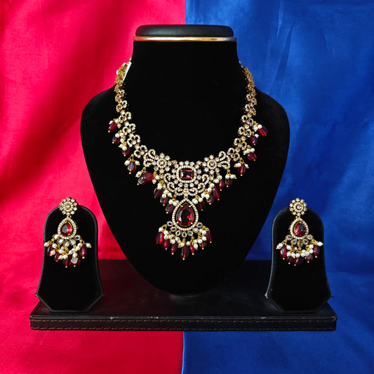 Elegant Victorian Short Necklace In Maroon Beads