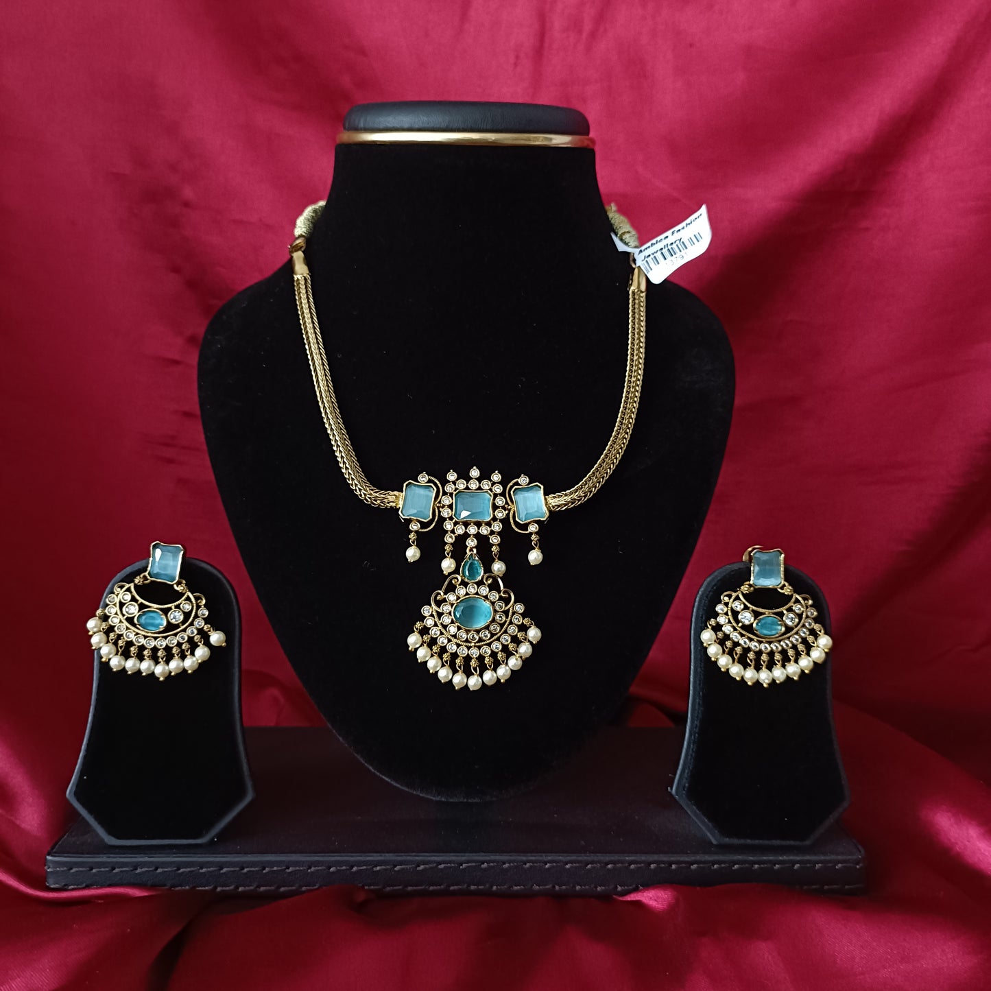 Elegant Victorian Non Third Necklace