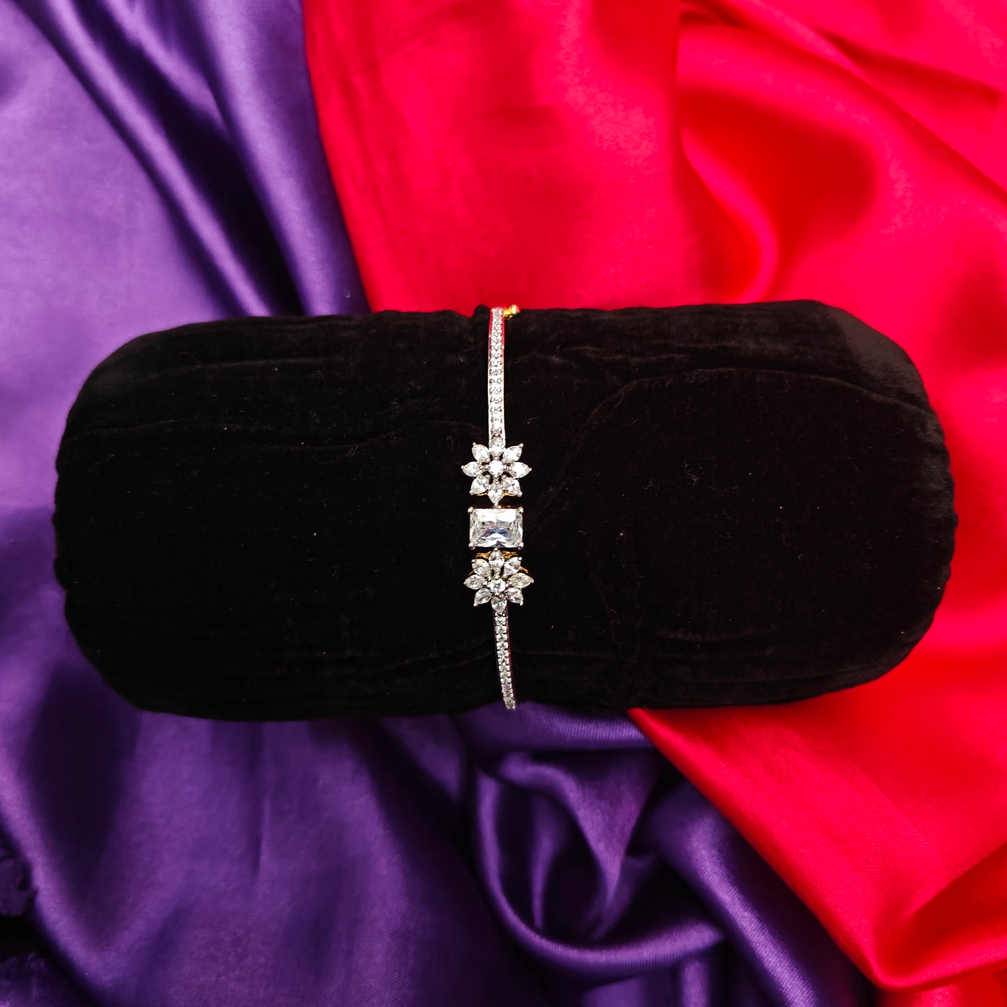 Beautiful GJ Bracelet In White Stone