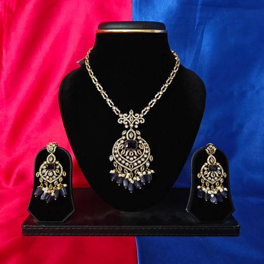 Elegant Victorian Short Necklace In Purple Beads