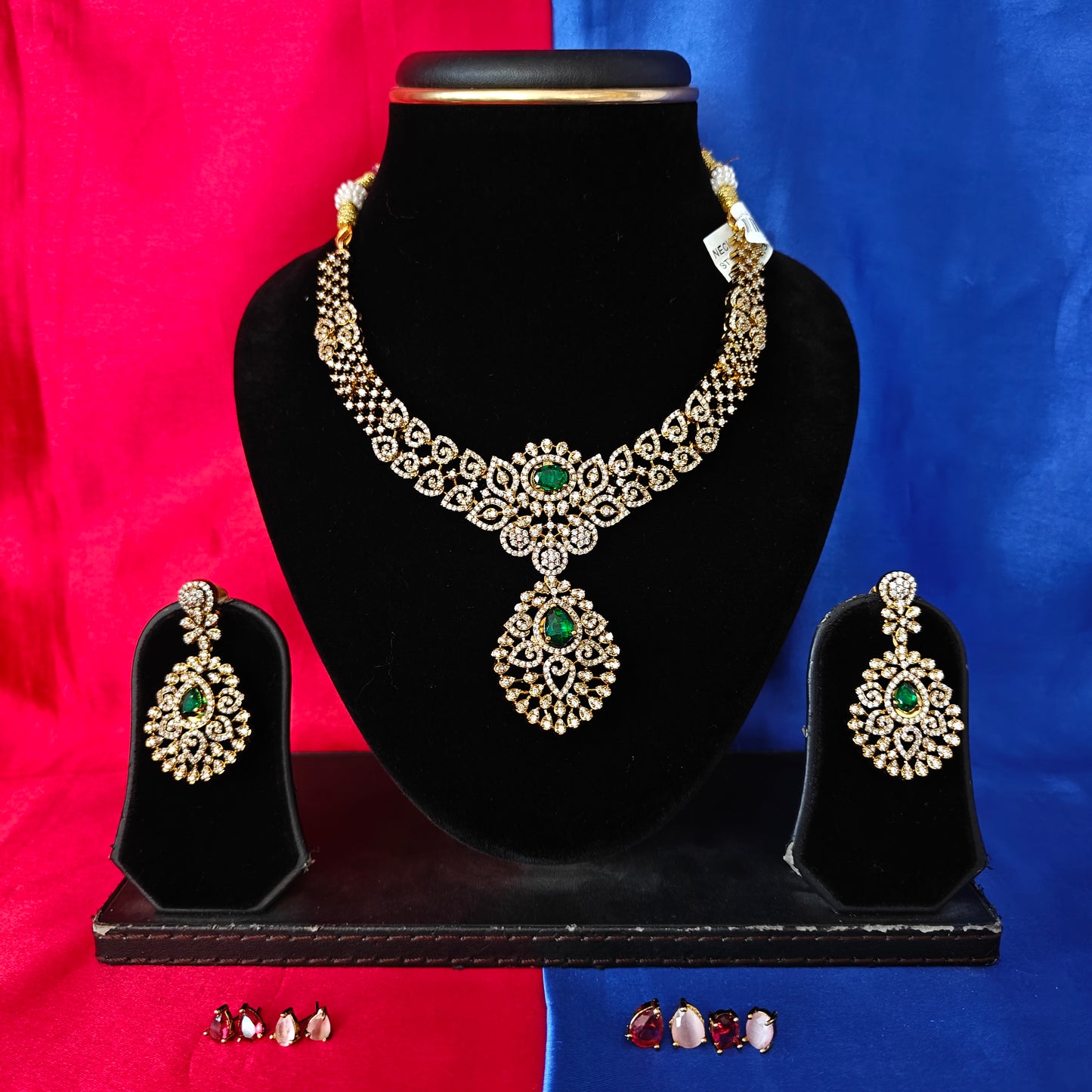 Beautiful Victorian Short Necklace With Changeable Stone
