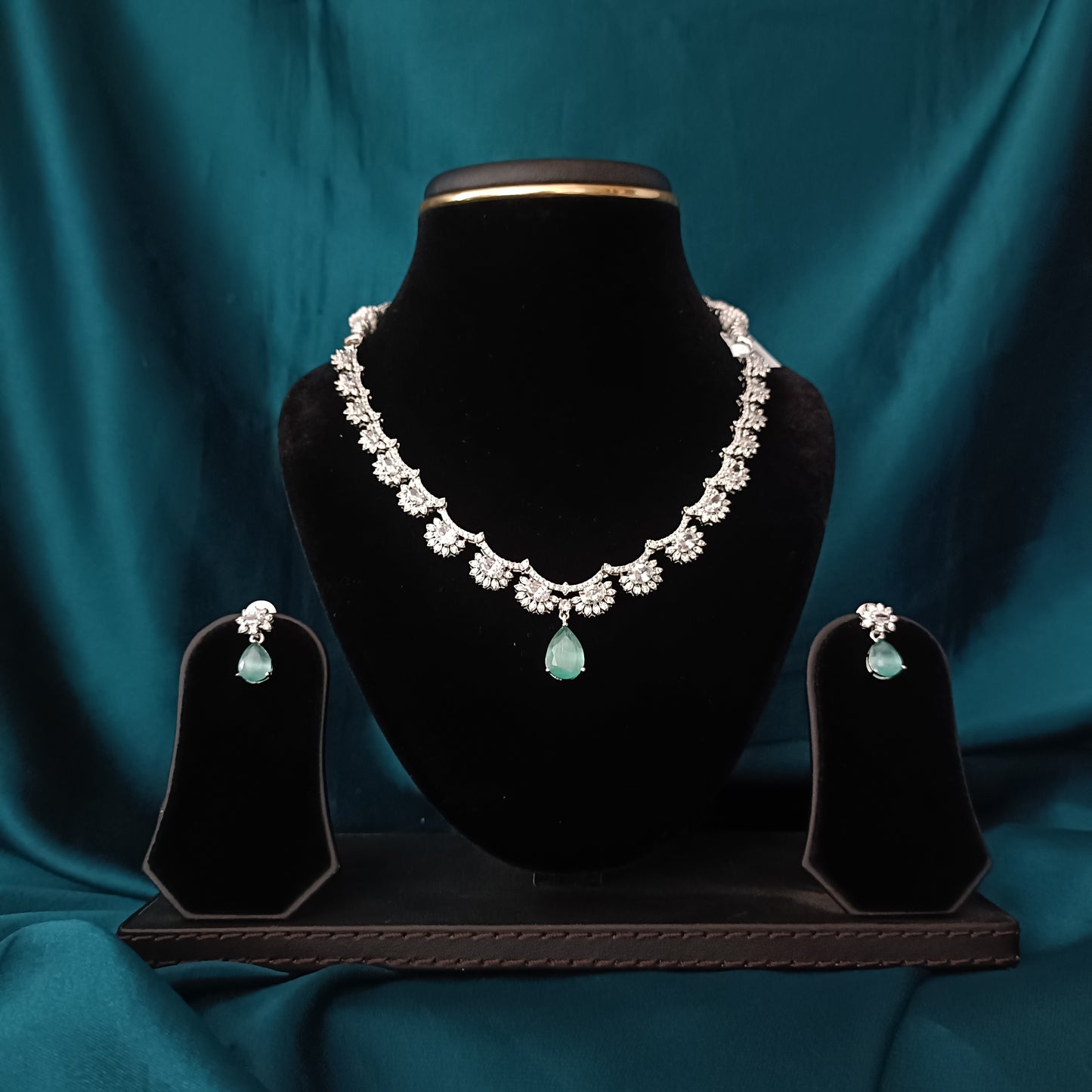 Asthetic Zirconia Necklace