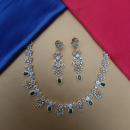 Elegant GJ Short Necklace In Green Stone