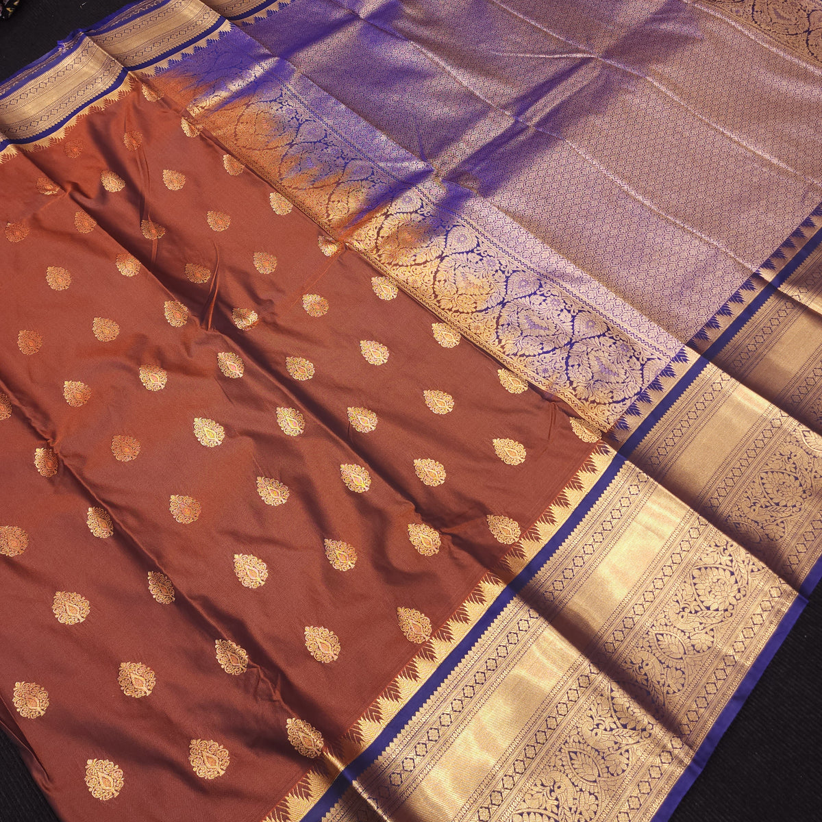 Semi Gadwal Pattu saree