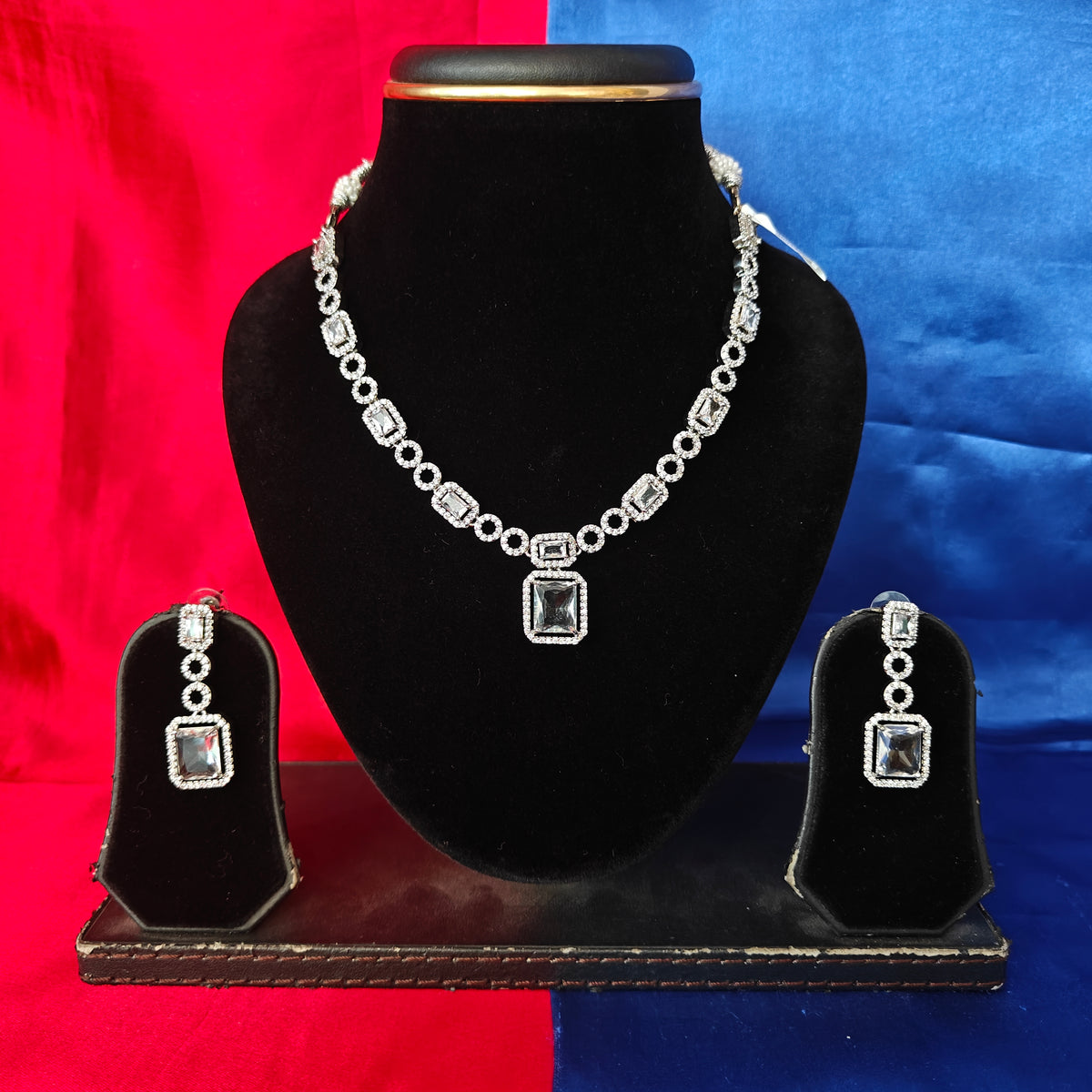 Elegant AD Short Necklace In White Coloured Stone