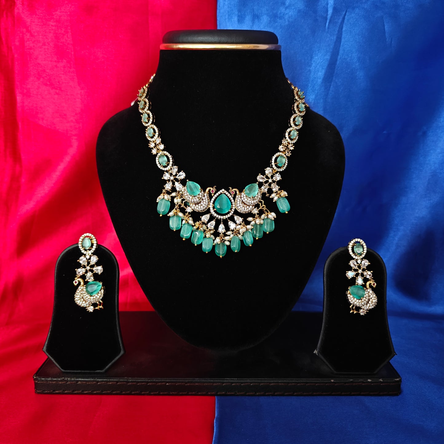 Elegant Victorian Short Necklace In Pista Green Beads