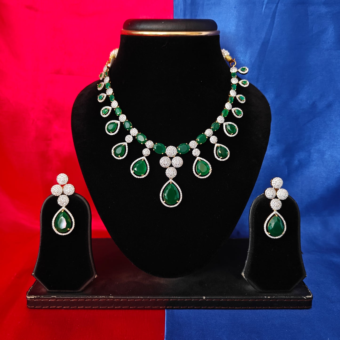Beautiful GJ Short Necklace In Green Stone