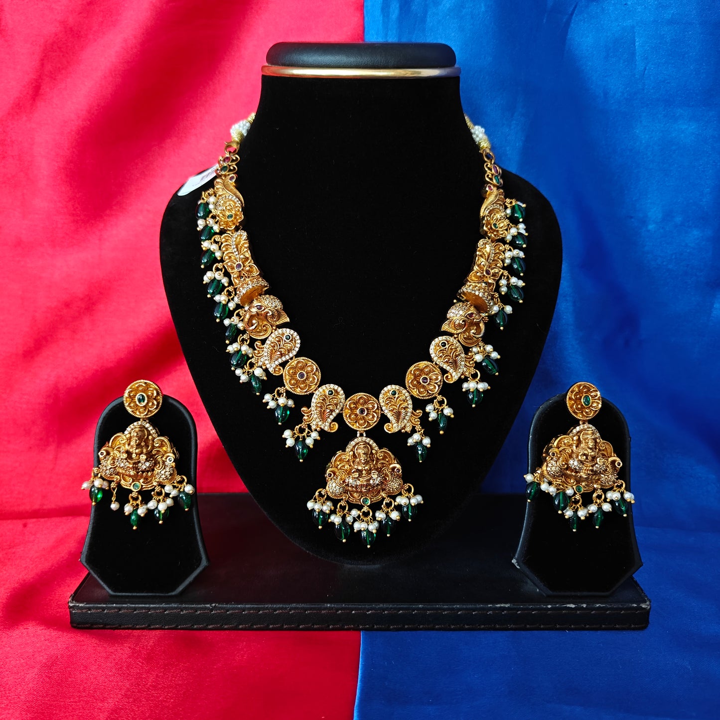 Beautiful Nakshi Short Necklace With Laxmi Idol