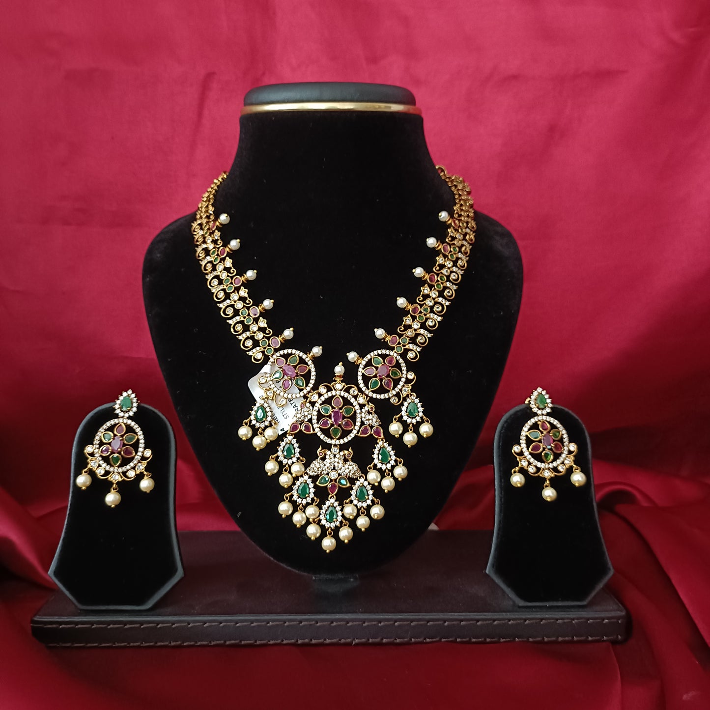 Beautiful CZ Short Necklace With pearls