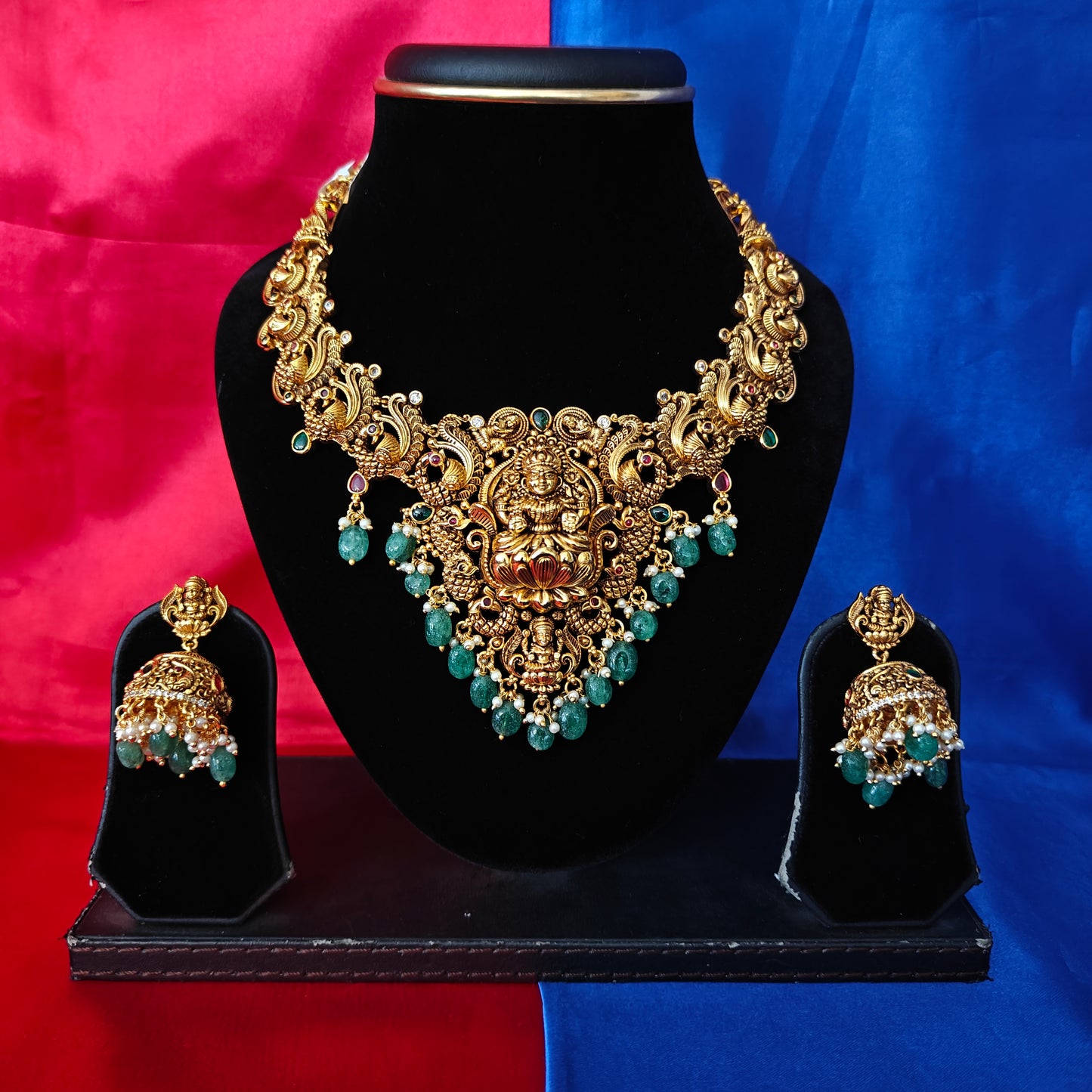 Beautiful Nakshi Short Necklace With Laxmi Idol