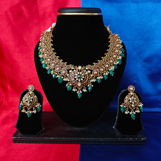 Beautiful Jadau Kundan Short Necklace