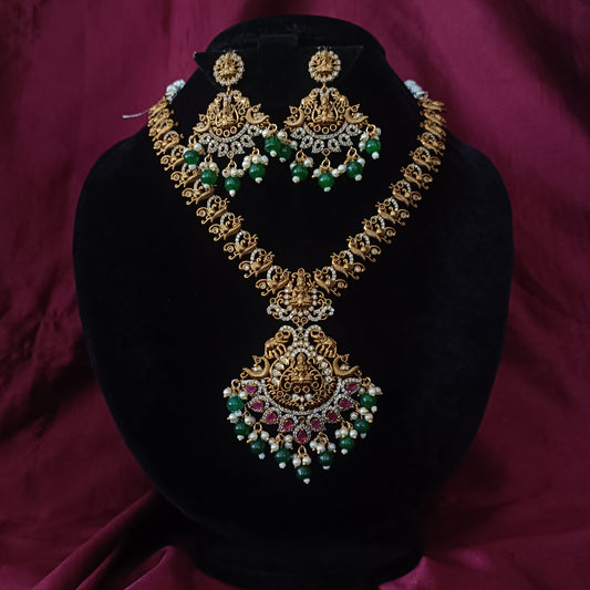 Simple Laxmi Idol Short Necklace With Monalisa Beads
