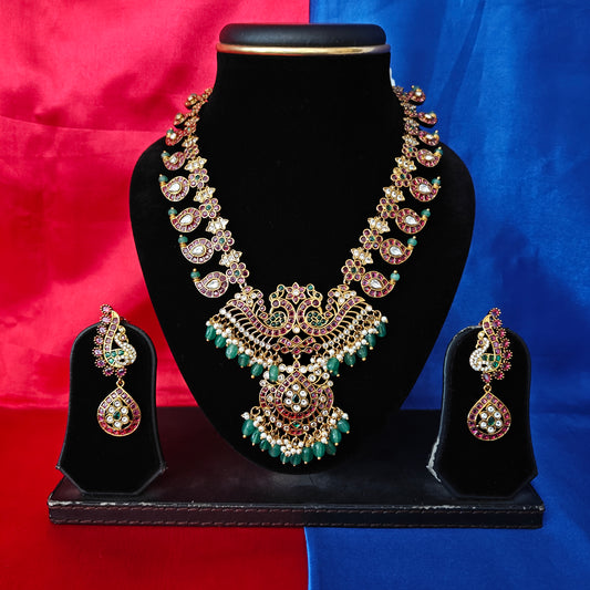Beautiful Jadau Kundan Short Necklace