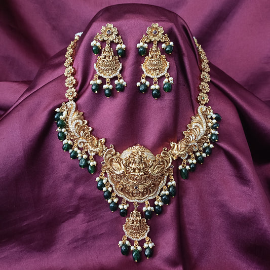 Beautiful Bridal Nakshi Short Necklace With Monalisa Beads