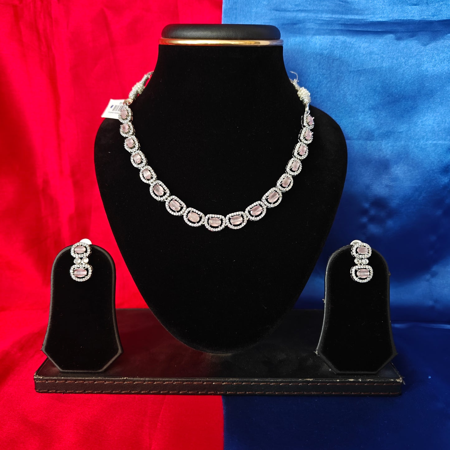 Elegant Silver Short Necklace In Baby Pink Stone