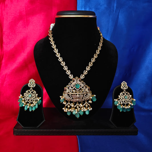 Elegant Victorian Short Necklace In Pista Green Beads