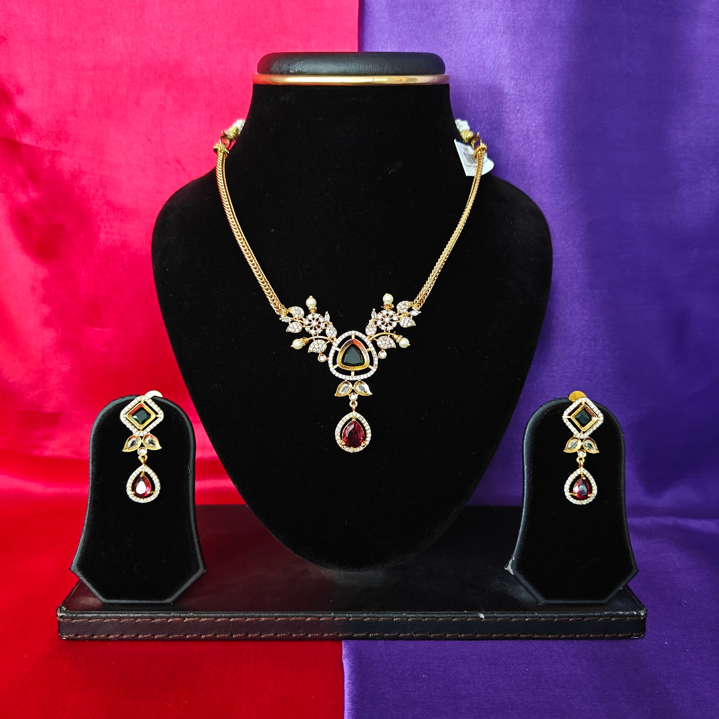 Beautiful Simple Non Necklace In Multi Colour Stone