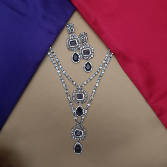 Elegant Silver Layered Short Necklace