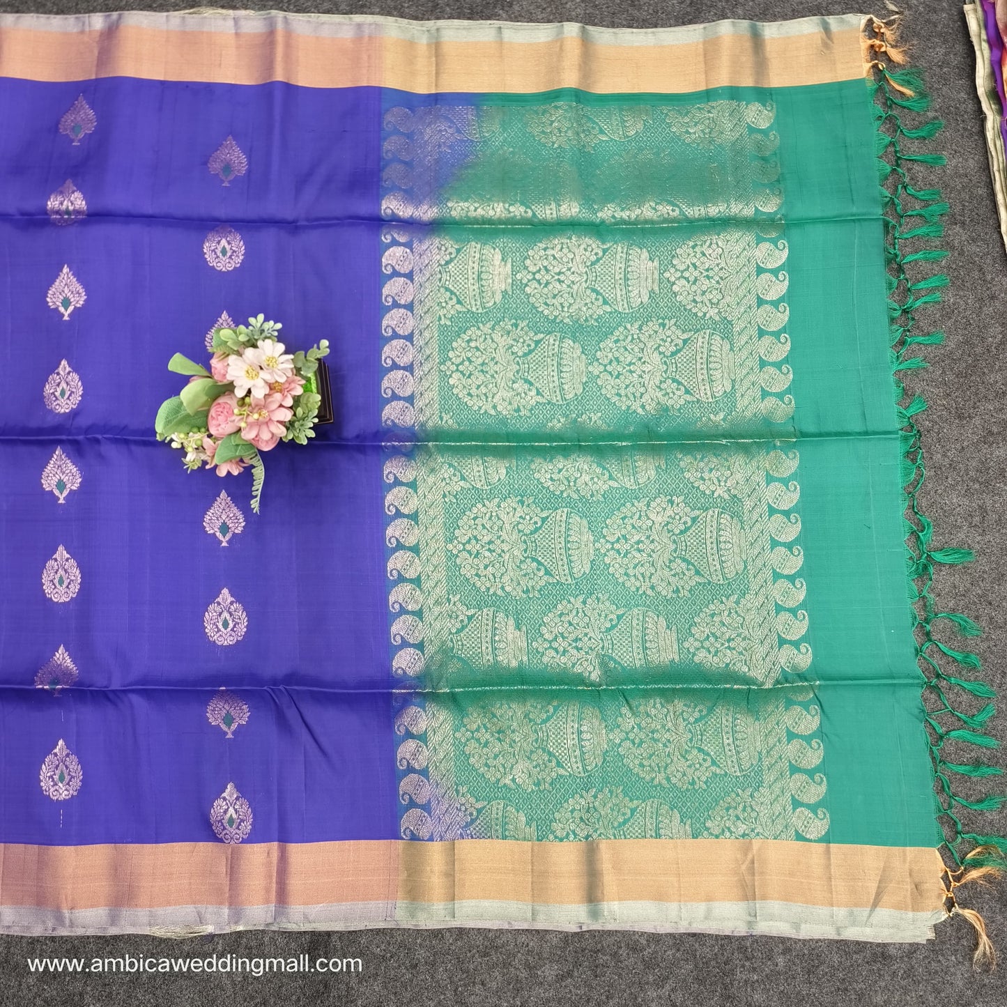 Handloom Kanchi Pattu 2Two Work Butta Saree