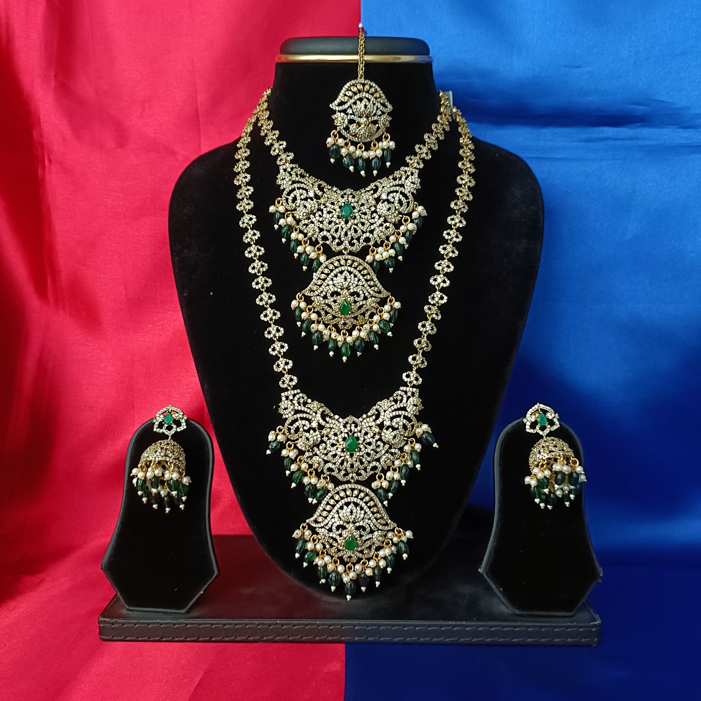 Elegant Victorian Combo Set In Green Beads