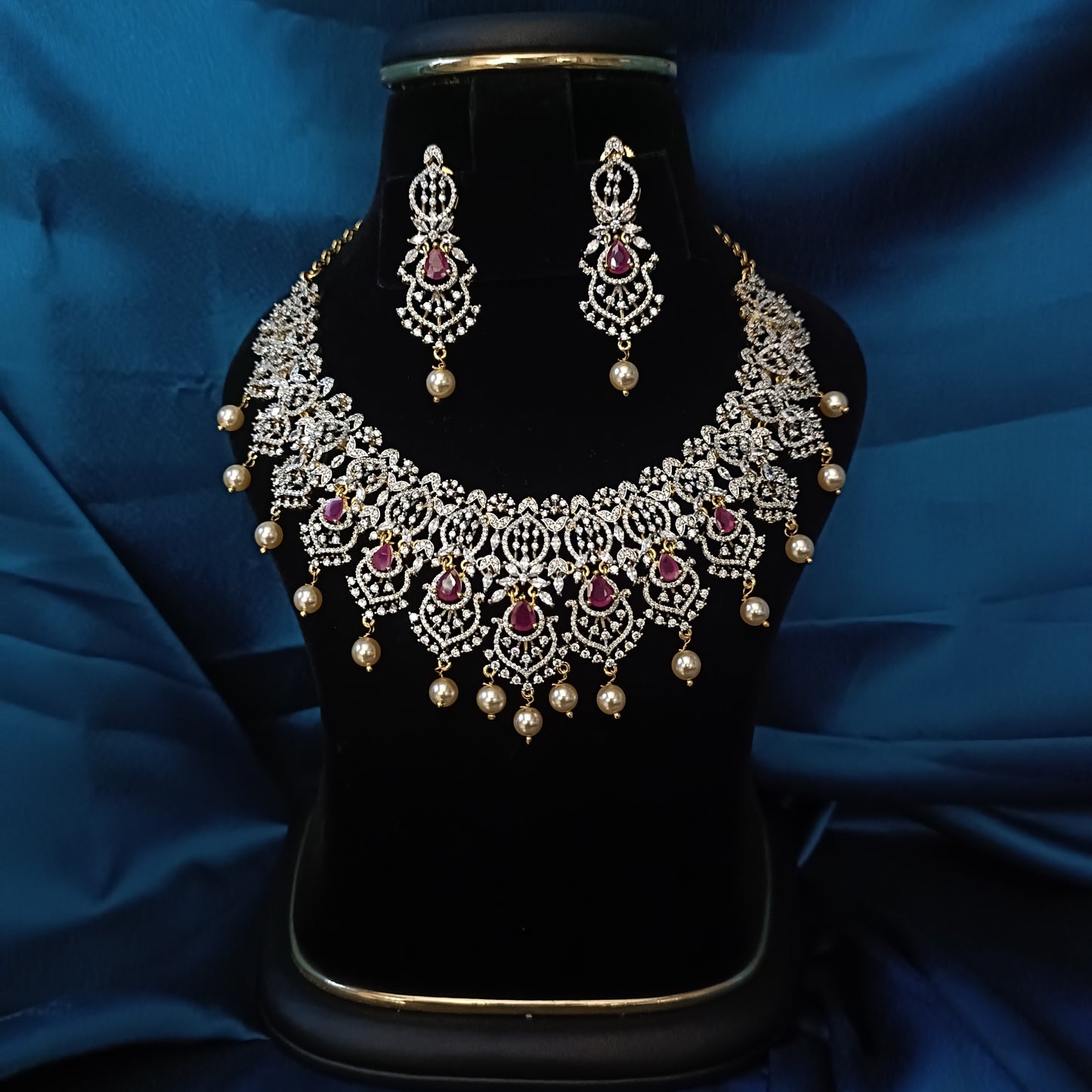 Beautiful Ruby GJ Short Necklace