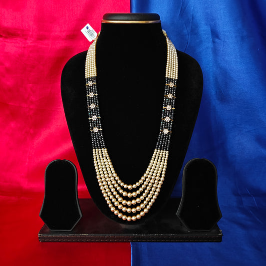 Beautiful Black Coloured Honex Necklace With Pearls