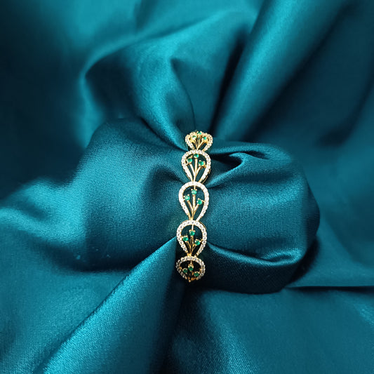 Elegant Green Bracelet