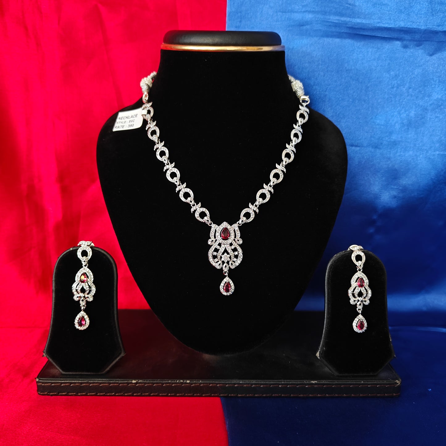 Elegant Silver Short Necklace In Red Stone