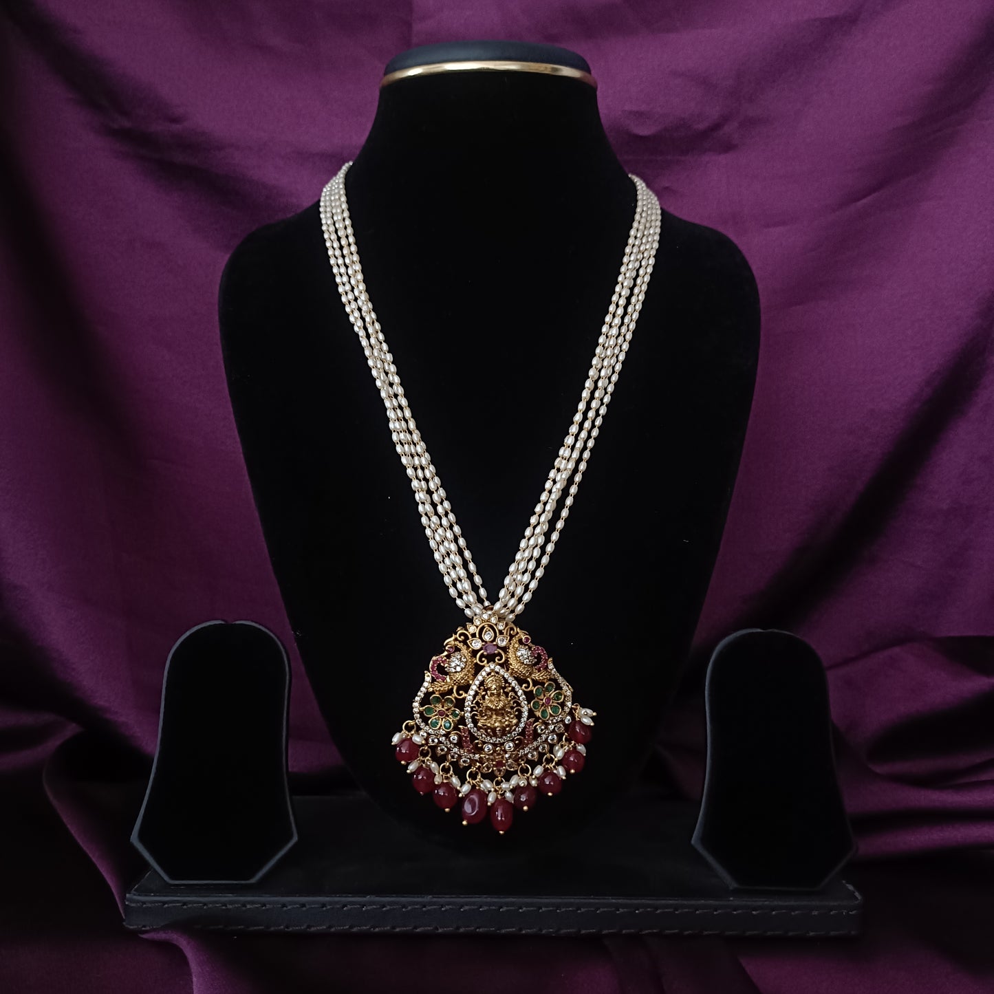 Beautiful Pearls Maala With Red Beads