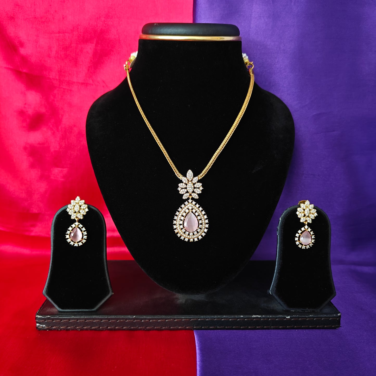 Beautiful Simple Non Necklace In Baby Pink Stone